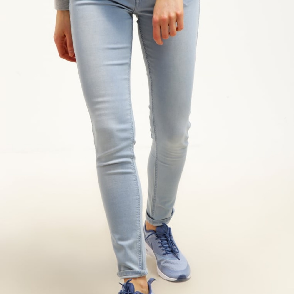 Light Blue Levi Legging Jeans 29W